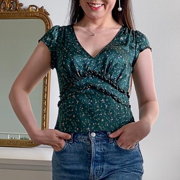Reformation Levi Silk Top Coriander Size 0